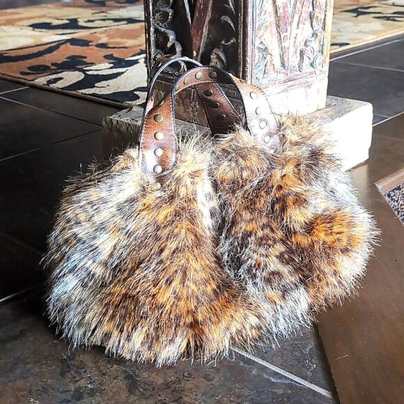 Y2K Fabulous Faux Fur Mini Tote Bag - Picture 16 of 17